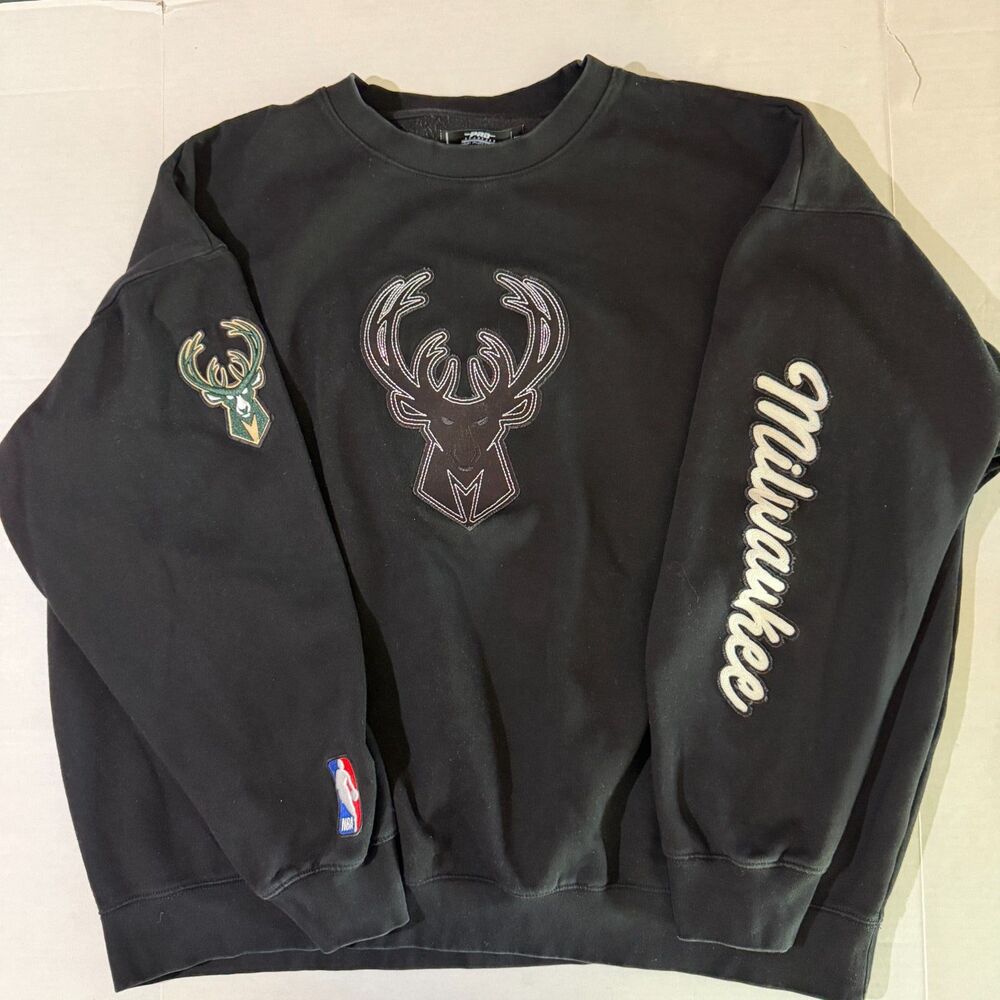 Pro Standard Milwaukee Bucks Men's Crewneck Sweatshirt, 3XL NBA